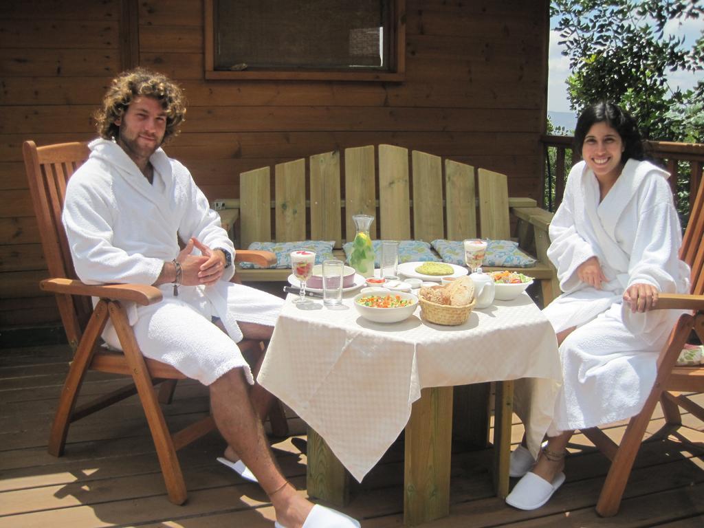Spa In The Woods - B&B In Amirim Rom bilde